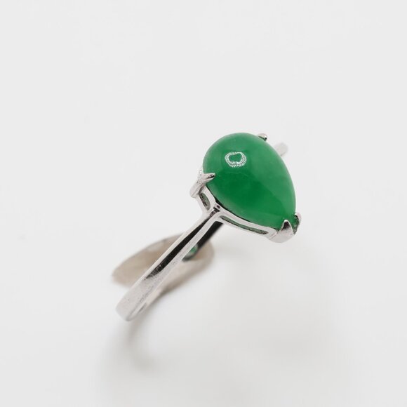 Vintage Sterling Silver Jade Teardrop/Pear Shape Ring - Picture 2 of 9